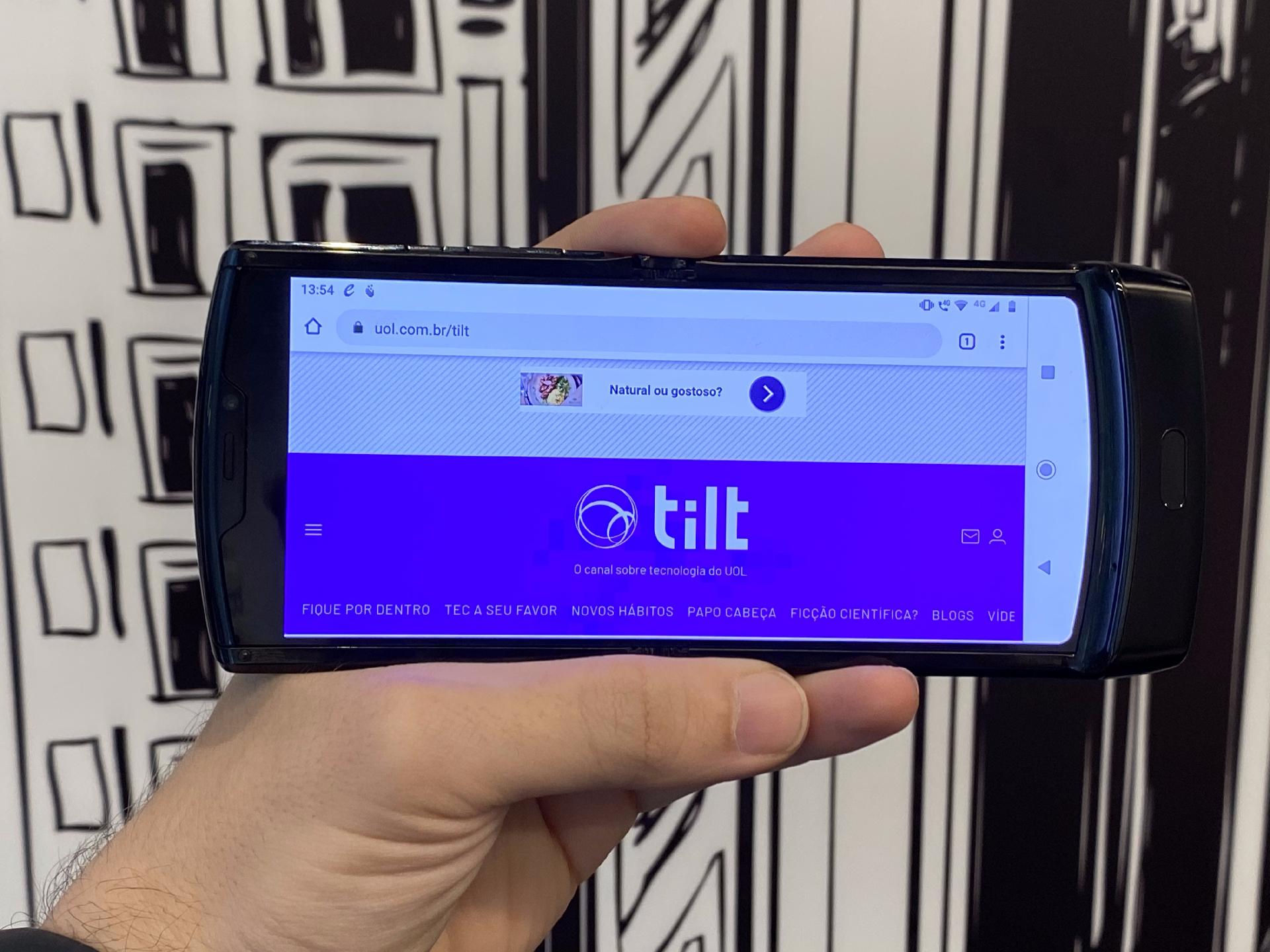 Frente do novo Motorola Razr - Rodrigo Trindade/UOL