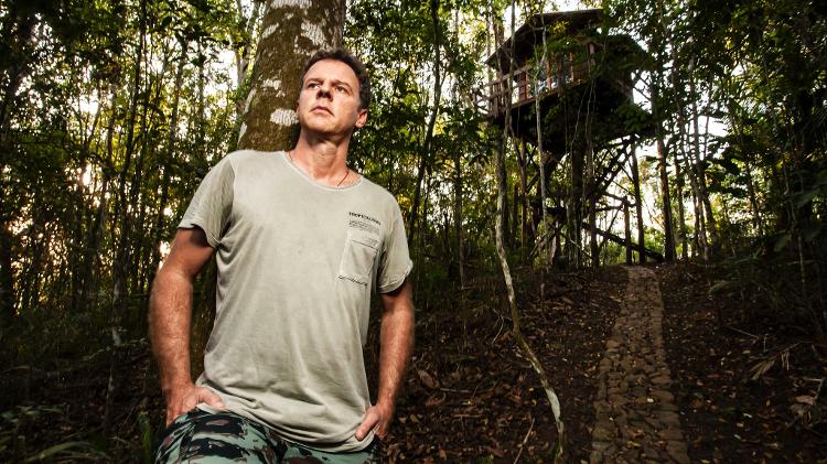 A casa erigida no topo de uma árvore, em meio ao bosque: isolamento para leitura sobre a desigualdade - Fernando Moraes/UOL - Fernando Moraes/UOL