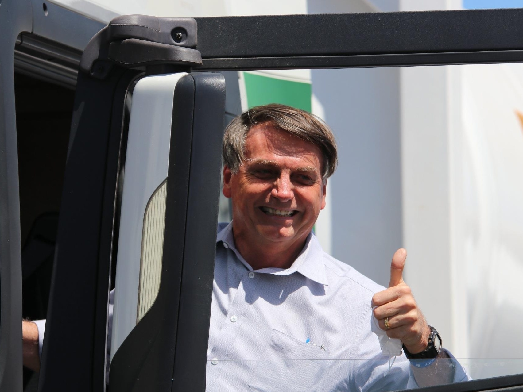 Bolsonaro não tarda e não falha, ele apenas mente um pouco