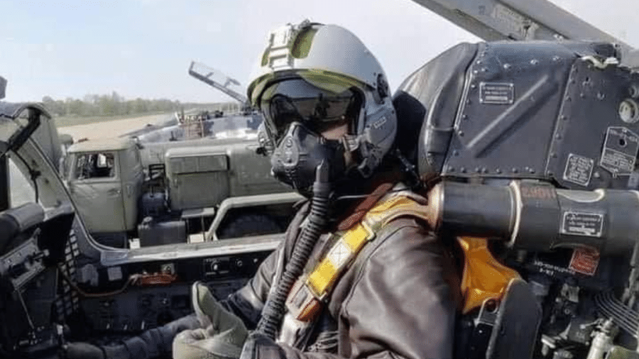 Foto do suposto "Fantasma de Kiev", piloto ucraniano que teria abatido caças russos, que viralizou nas redes - Reprodução/Twitter