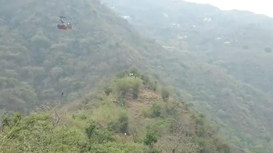 Turistas usaram redes sociais para pedir ajuda antes de resgate em bondinho - @sharmanews778/Twitter/Reprodução de vídeo