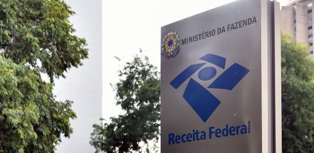 Receita Federal nega boato que governo vai rastrear brasileiros no exterior