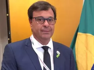 Ex-ministro crê que Moraes irá liberar passaporte de Bolsonaro para posse