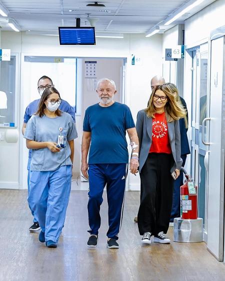 É possível ver o machucado da cirurgia no lado esquerdo da cabeça de Lula em foto publicada pela primeira-dama Janja