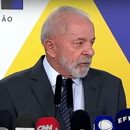 O presidente Lula conversa com jornalistas no Planalto O presidente Lula conversa com jornalistas no Planalto