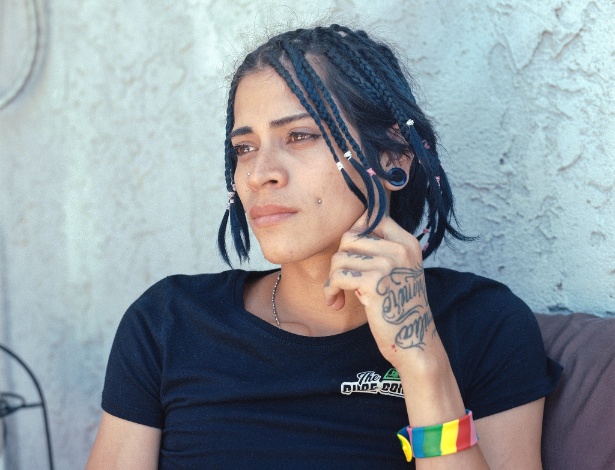 Jade Quintanilla, uma mulher transgênero de El Salvador que relatou ter sido roubada, explorada e abusada em sua viagem ao norte para buscar asilo nos Estados Unidos, em Tijuana, México - Kayla Reefer/The New York Times