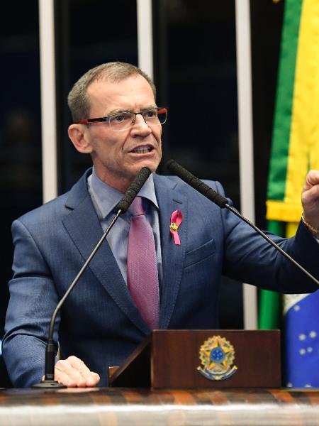 Senador Fabiano Contarato em discurso no Plenário - Roque de Sá/Agência Senado