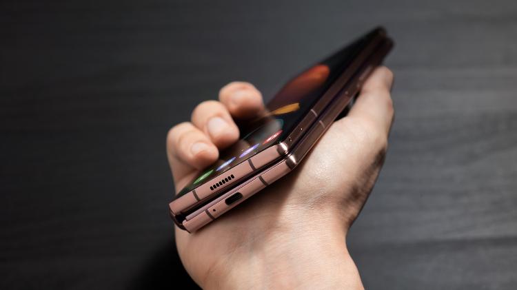 Saiba o Preço do Celular Dobrável no Brasil 3 Galaxy Z Fold 2 teve espessura diminuída graças a uma nova dobradiça - Divulgação - Divulgação