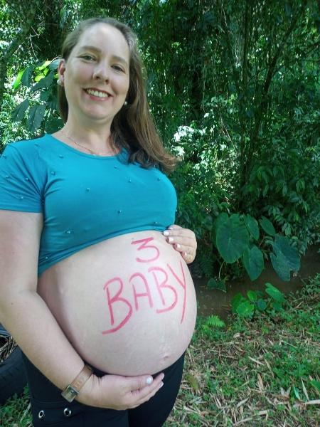 Caroline Gotardo, de 39 anos, deu à luz a trigêmeos - Arquivo Pessoal