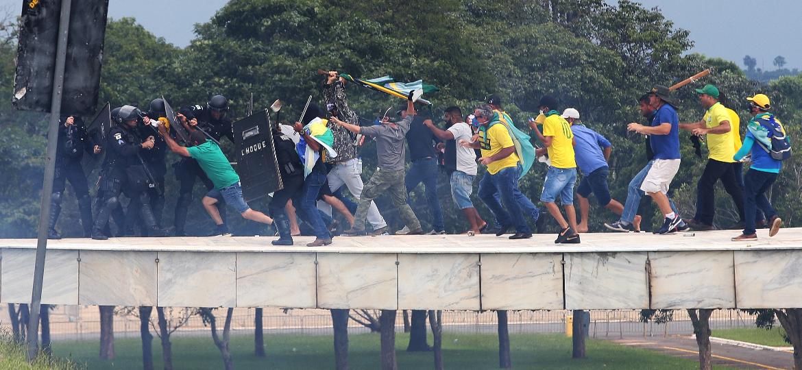 Em atos golpistas, bolsonaristas invadiram sede dos três Poderes em Brasília - Wilton Junior/Estadão Conteúdo