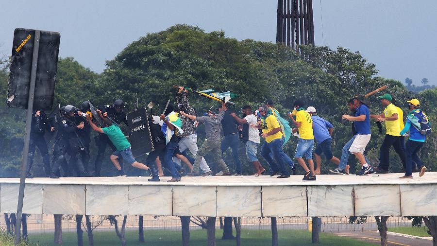 Em atos golpistas, bolsonaristas invadiram sede dos três Poderes em Brasília, no último domingo (8) - Wilton Junior/Estadão Conteúdo