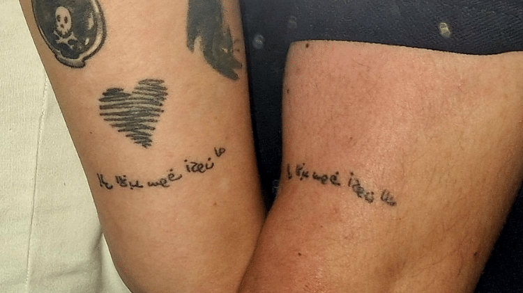 Eles fizeram uma tatuagem juntos