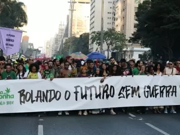 Marcha da Maconha em SP tem protesto contra PEC das Drogas e PL do Aborto