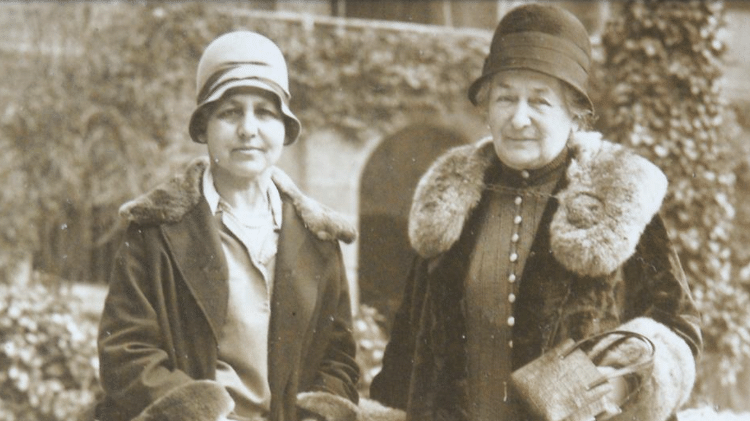 Catherine (esq.) e Lina Schäfer viveram juntas por cerca de 30 anos em Kassel Catherine (esq.) e Lina Schäfer viveram juntas por cerca de 30 anos em Kassel