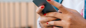 Viciados e reféns: pesquisa compara celular com parasita que nos consome (Foto: Getty Images)