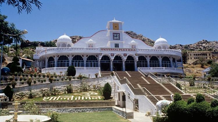 Sede da Brahma Kumaris em Mount Abu, no estado do Rajastão, na India