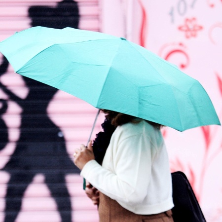 Frente fria será sentida em São Paulo ao longo da sexta-feira, com possibilidade de chuva