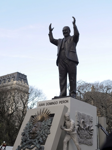 Estátua de Juan Perón em Buenos Aires