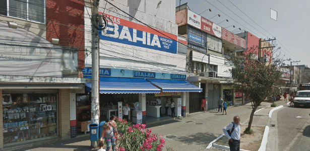 Bandidos assaltaram uma loja das Casas Bahia em Rio das Ostras (RJ) e trocaram tiros com a polícia - Reprodução/Google Street View
