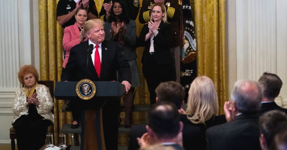 Não parece seguir o próprio conselho | Apesar de pedir união, Trump segue atacando mídia e democratas