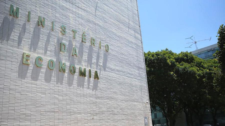 A SPE do Ministério da Economia manteve projeção de crescimento de 5,3% em 2021  - Por Luana Maria Benedito