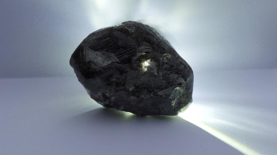 25.abr.2019 - Um diamante de 1.758 quilates recuperado da mina Karowe Diamond, de Lucara Diamond Corp, em Botsuana - Eduardo Hernandez M./Lucara Diamond via Reuters