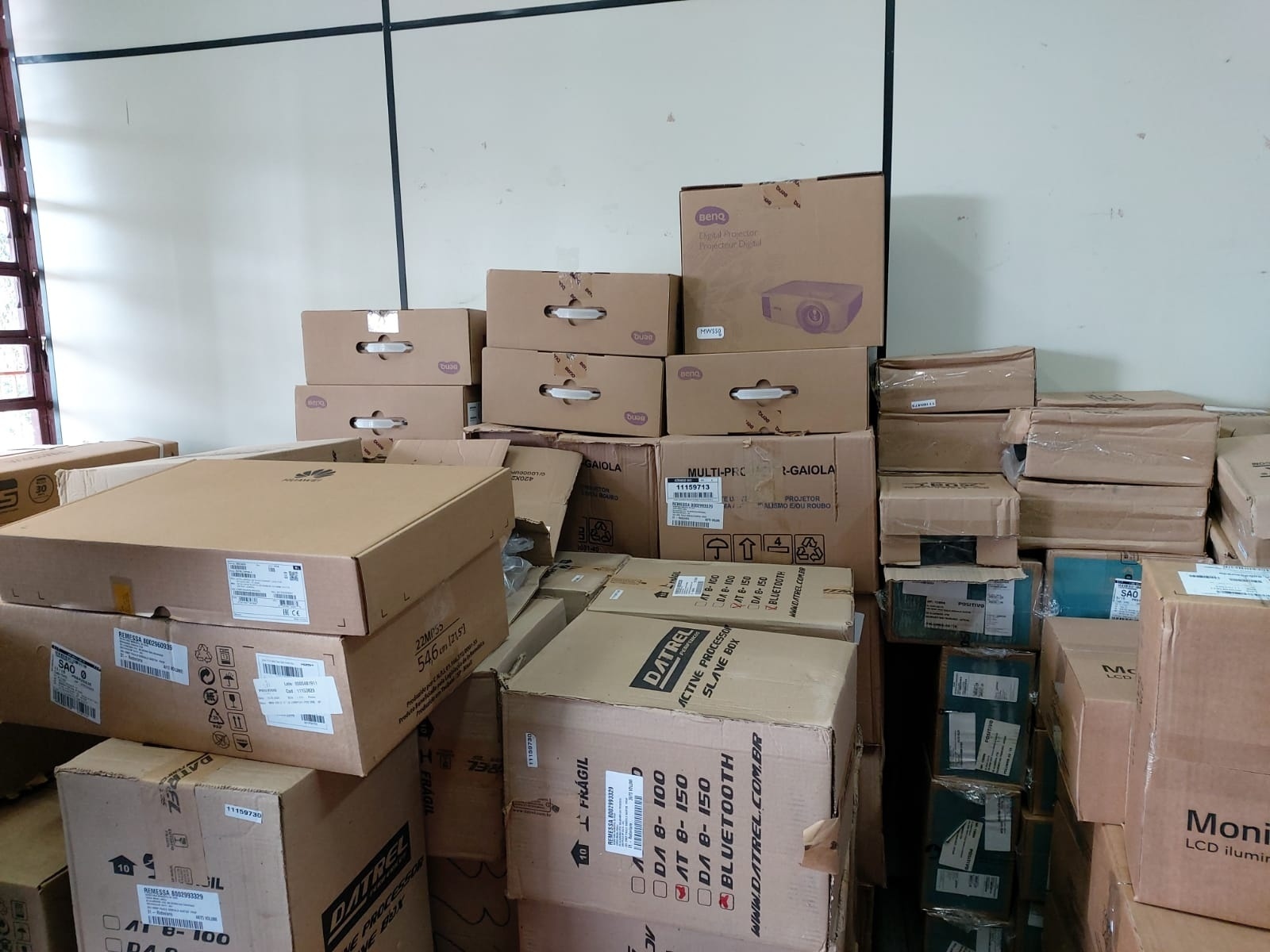 Prefeitura descumpre promessa e só 4,5% das salas de aula são digitais