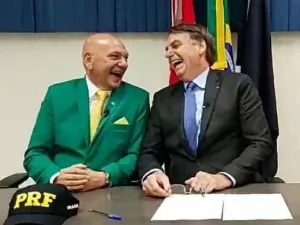 Empresários pressionaram Bolsonaro a dar golpe, disse Cid em áudio