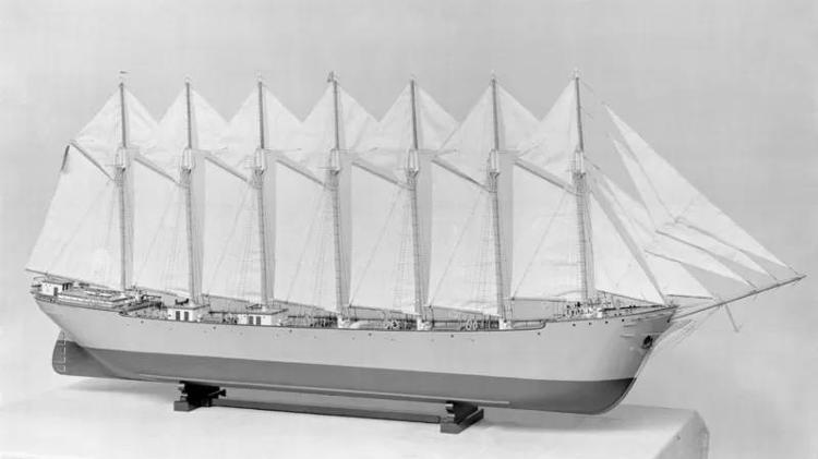 Model of the Thomas W. Lawson ship that sank in 1907, five years after its construction - Getty Images - Getty Images