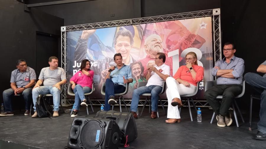 Fernando Haddad (centro) ao lado de Paulinho da Força; Solidariedade oficializou apoio ao PT no 2º turno em SP - Juliana Arreguy/UOL