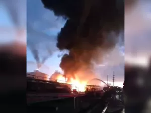 Explosão causa incêndio no Polo Industrial de Camaçari, na Bahia