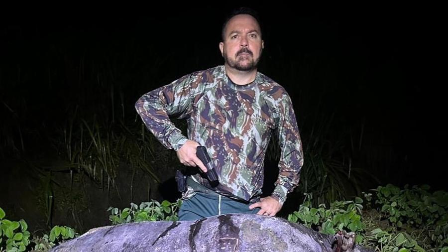 Fernando Brandão é caçador de javalis e advogado de garimpeiros Fernando Brandão é caçador de javalis e advogado de garimpeiros