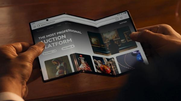 Mate XT Ultimate Design, smartphone da Huawei, pode ser dobrado em três