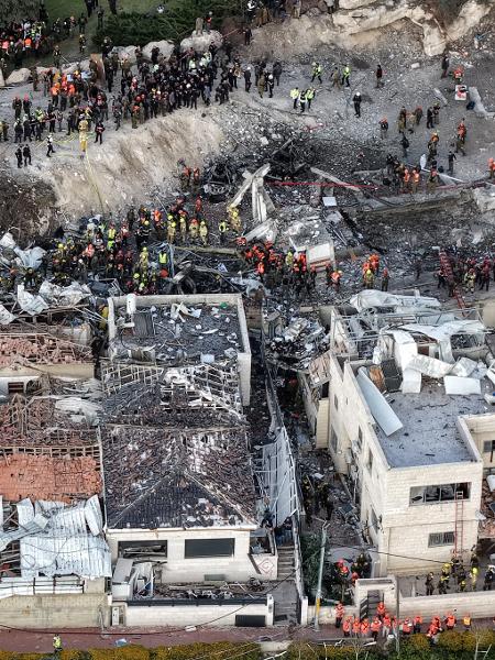 Imagem aérea do local do ataque fatal do Irã, após o lançamento de mísseis em resposta aos ataques dos EUA e de Israel, em Beit Shemesh, Israel