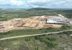 Instalação de data center com servidores e equipamentos tecnológicos