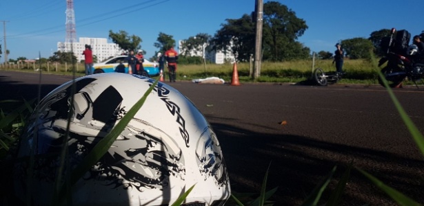 Homem morreu ao colidir com poste depois de tentar desviar de um buraco em avenida - Miriam Machado/Campo Grande News