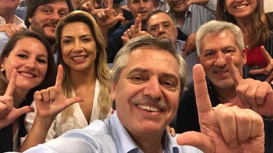 27.out.2019 - Em outubro, o então candidato Alberto Fernández publicou foto pedindo Lula livre - Reprodução/Twitter