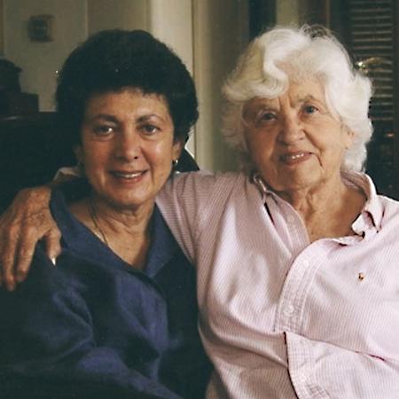 Para o casal, que está há 48 anos juntos, adoção foi artimanha legal - Lillian Faderman/Divulgação