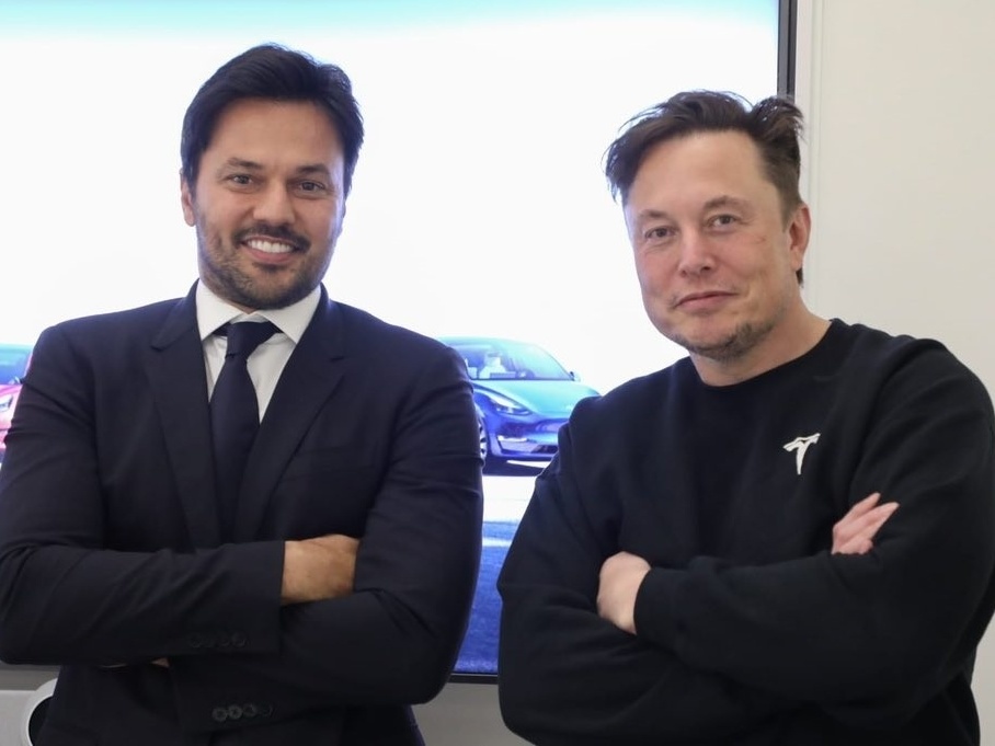 Governo brasileiro festeja compra do Twitter pelo bilionário Elon Musk