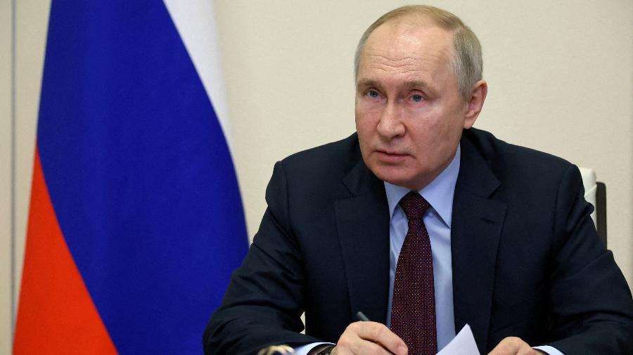 Vladimir Putin, presidente da Rússia, promete cortar parte da produção de petróleo - Sputnik/Mikhail Klimentyev/Kremlin via REUTERS