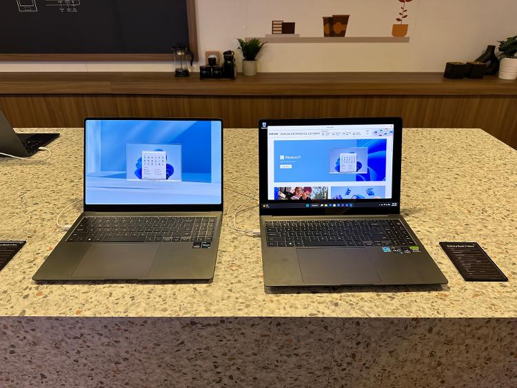 1º.fev.2023: Galaxy Book 3 Pro (esq.) e Galaxy Book 3 Ultra (dir.) - Bruna Souza Cruz/Tilt - Bruna Souza Cruz/Tilt