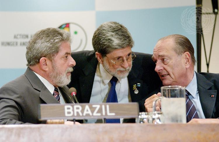 Lula, Celso Amorim e Chirac, na reunião de chefes de Estado convocada pelo brasileiro, em Nova York, setembro de 2004