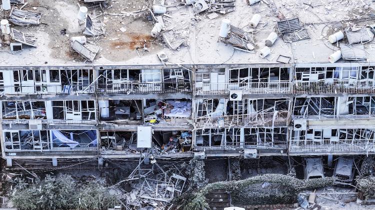 15.jun.2025 - Drone mostra destruição em prédio em Israel após ataque vindo do Irã