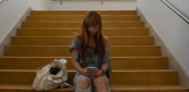 "Imagens Nuas Geradas por IA Exponham Mulheres: Falta de Responsabilidade dos Sites em Foco" Imagem ilustrativa de "Imagens Nuas Geradas por IA Exponham Mulheres: Falta de Responsabilidade dos Sites em Foco"