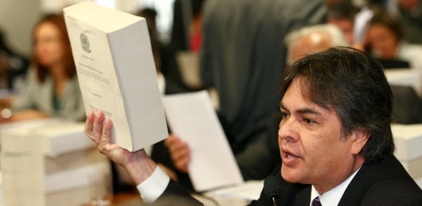 O senador Cunha Lima (PSDB-PB) voltou a defender a convocação de novas eleições - Alan Marques/Folhapress