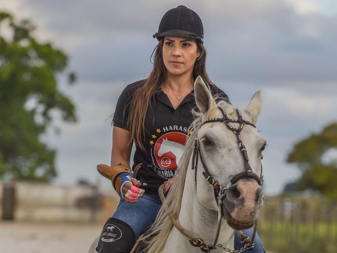 'Não conseguia mexer de dor', diz irmã de vítima da 'doença da urina preta'