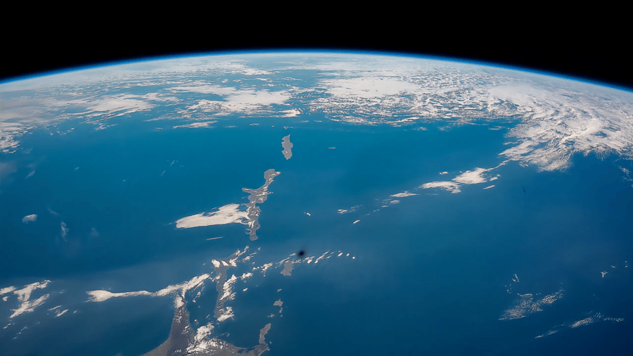 Vista aérea das Ilhas Curilas do Sul, registrada pela Estação Espacial Internacional - Reprodução/Wikimedia Commons