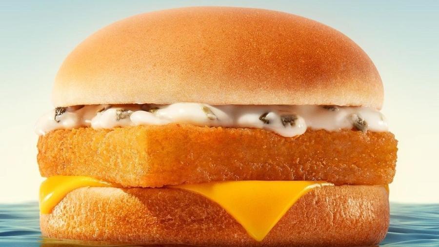 O MCFish tem na sua receita filé de peixe empanado, queijo e molho tártaro