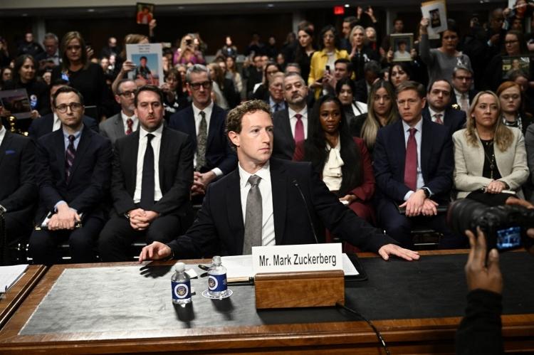 Mark Zuckerberg, CEO da Meta, durante audiência no Senado americano sobre exploração sexual infantil em redes sociais