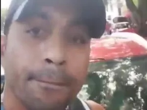 Vídeo mostra homem em capô de carro em movimento após briga por vaga na BA